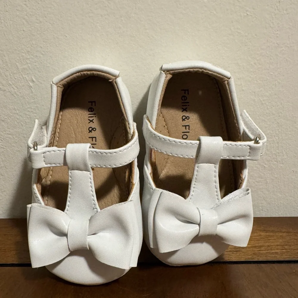 White Bow Kids Shoes/4 baby (120)